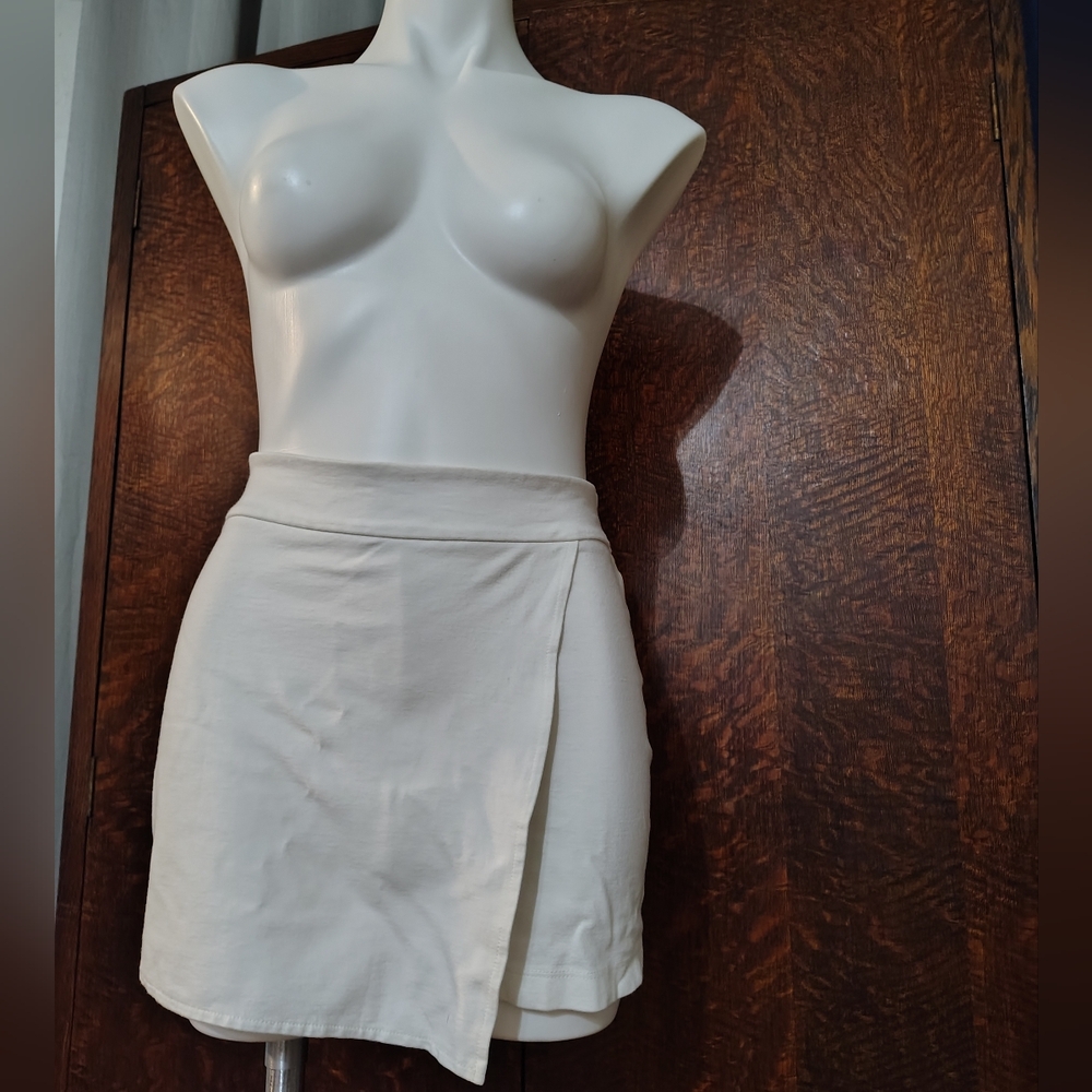 Abound Cream Mini Wrap Sports Skirt - 2 U.S.